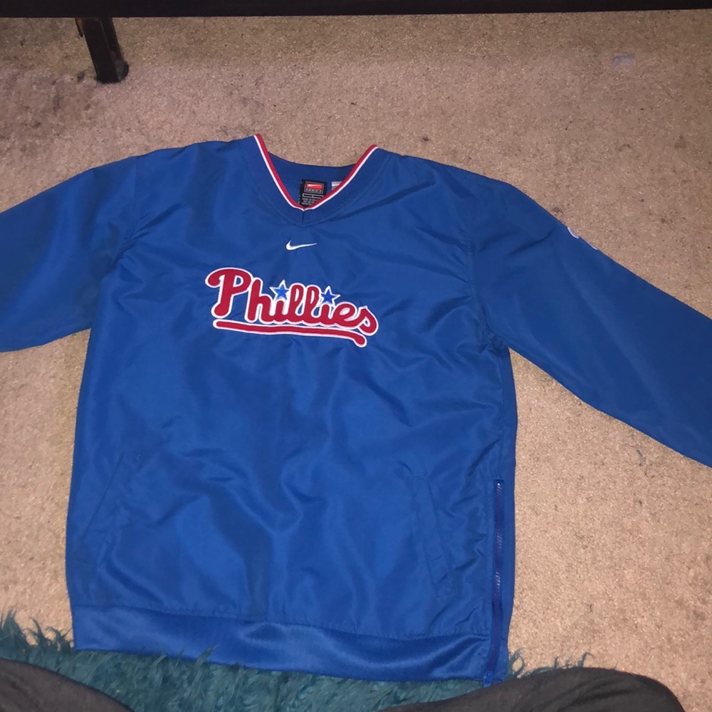 Nike Team size L 100% Polyester Phillies pull over with pockets